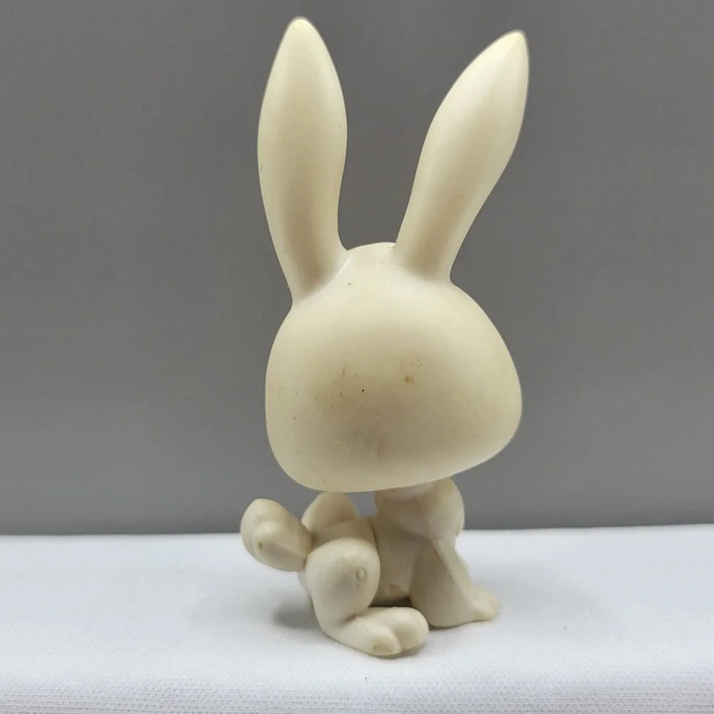 Littlest Pet Shop LPS #3 White Rabbit Bunny Blue Eyes Hasbro Figure